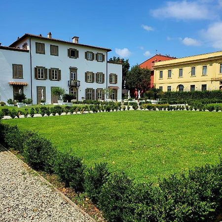 La Villa Apartments - Convenient For Sardinia And Corsica - 4 Beds - Private Parking Included With Camera Livorno Zewnętrze zdjęcie