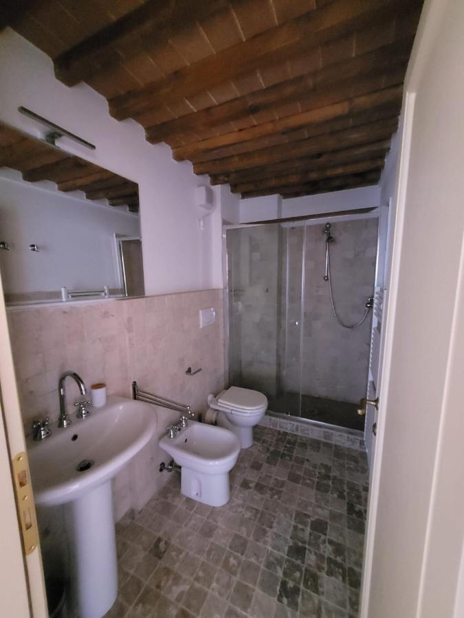 La Villa Apartments - Convenient For Sardinia And Corsica - 4 Beds - Private Parking Included With Camera Livorno Zewnętrze zdjęcie