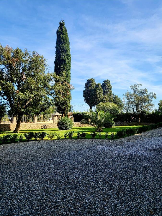 La Villa Apartments - Convenient For Sardinia And Corsica - 4 Beds - Private Parking Included With Camera Livorno Zewnętrze zdjęcie
