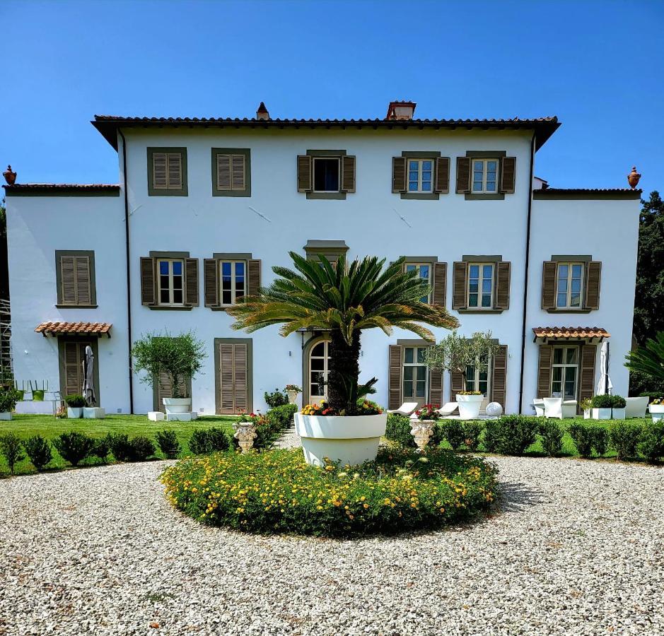 La Villa Apartments - Convenient For Sardinia And Corsica - 4 Beds - Private Parking Included With Camera Livorno Zewnętrze zdjęcie