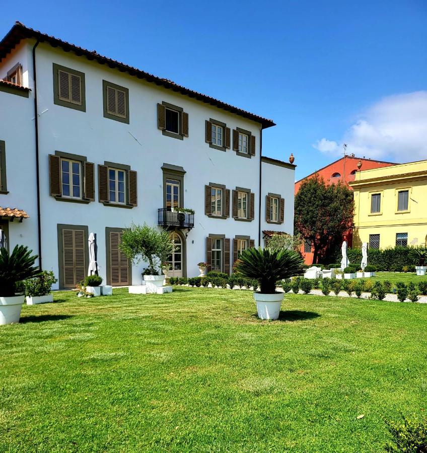 La Villa Apartments - Convenient For Sardinia And Corsica - 4 Beds - Private Parking Included With Camera Livorno Zewnętrze zdjęcie