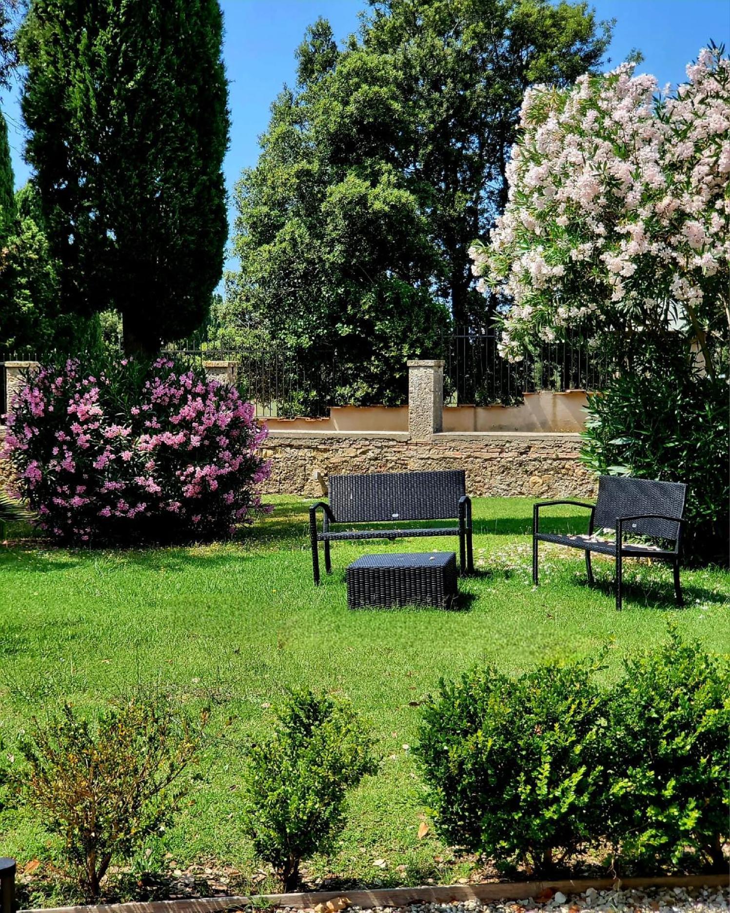 La Villa Apartments - Convenient For Sardinia And Corsica - 4 Beds - Private Parking Included With Camera Livorno Zewnętrze zdjęcie