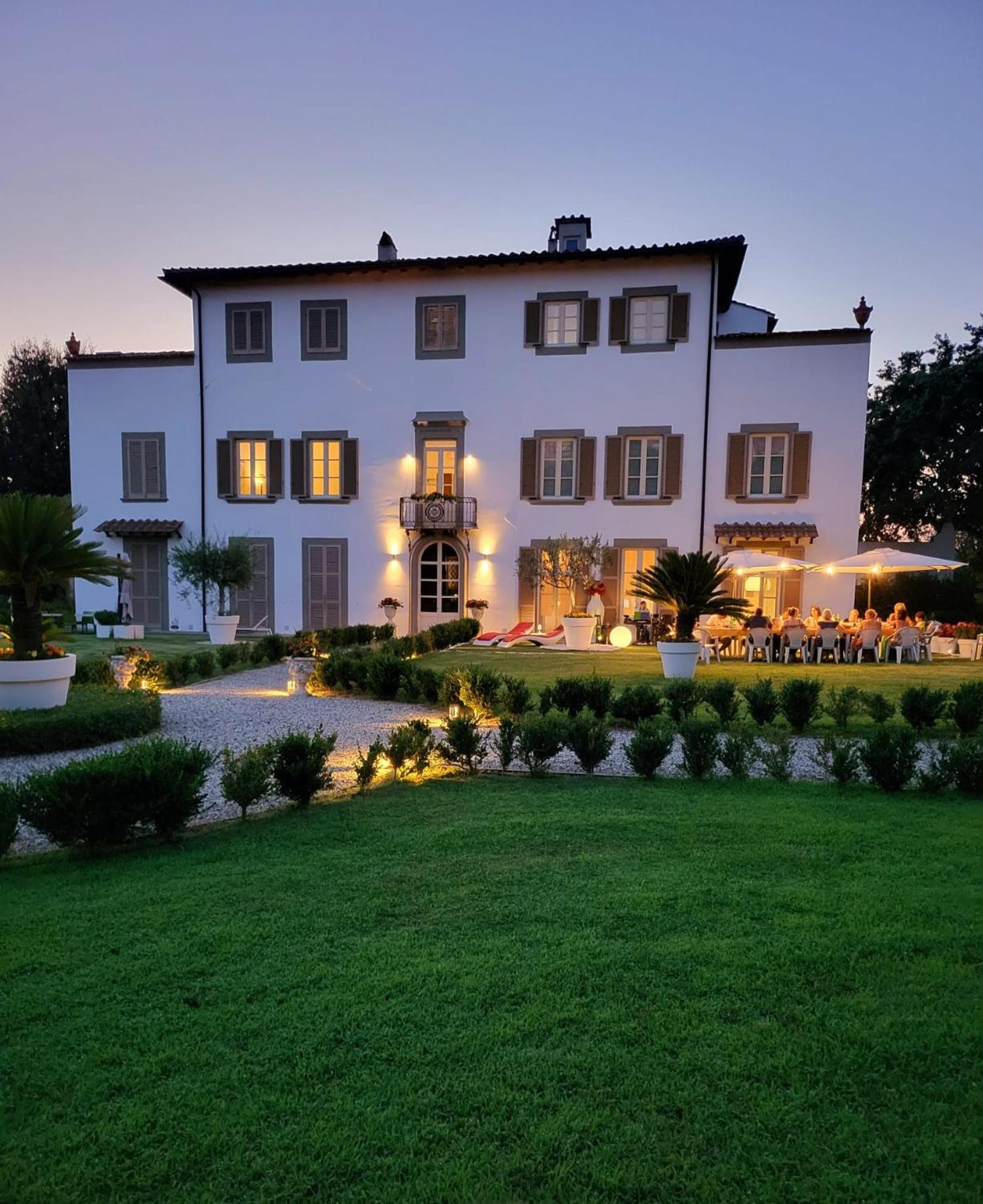 La Villa Apartments - Convenient For Sardinia And Corsica - 4 Beds - Private Parking Included With Camera Livorno Zewnętrze zdjęcie