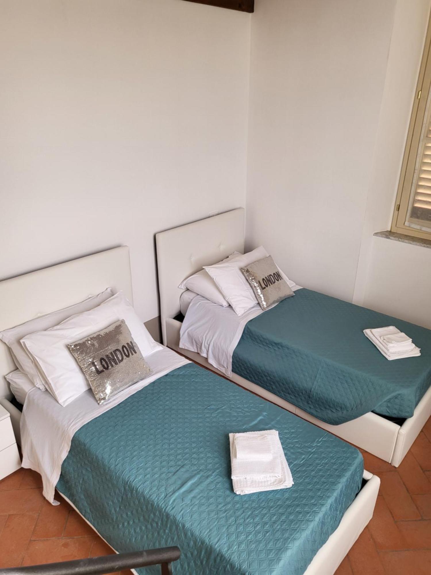 La Villa Apartments - Convenient For Sardinia And Corsica - 4 Beds - Private Parking Included With Camera Livorno Zewnętrze zdjęcie
